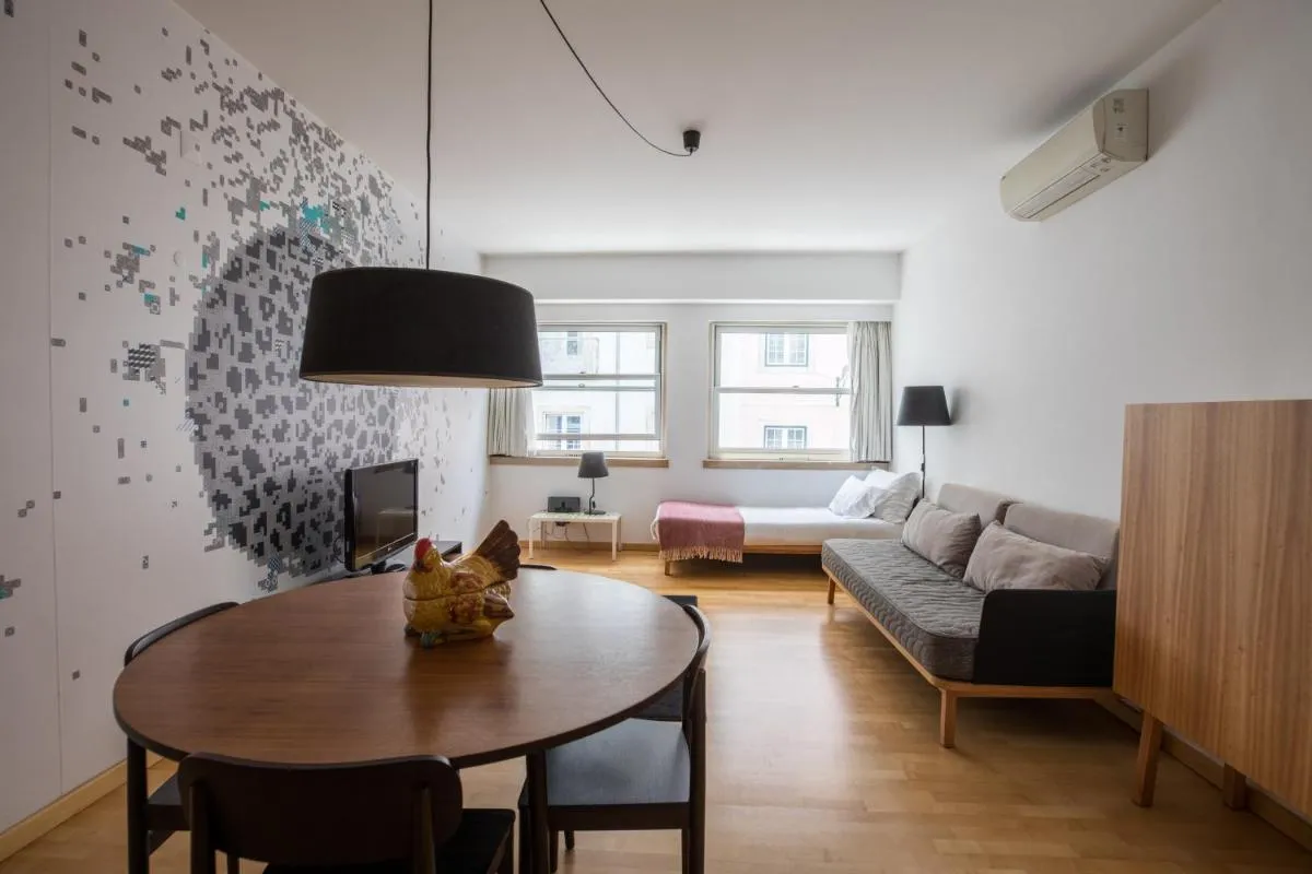 Image 2 of The Lisbonaire Apartments