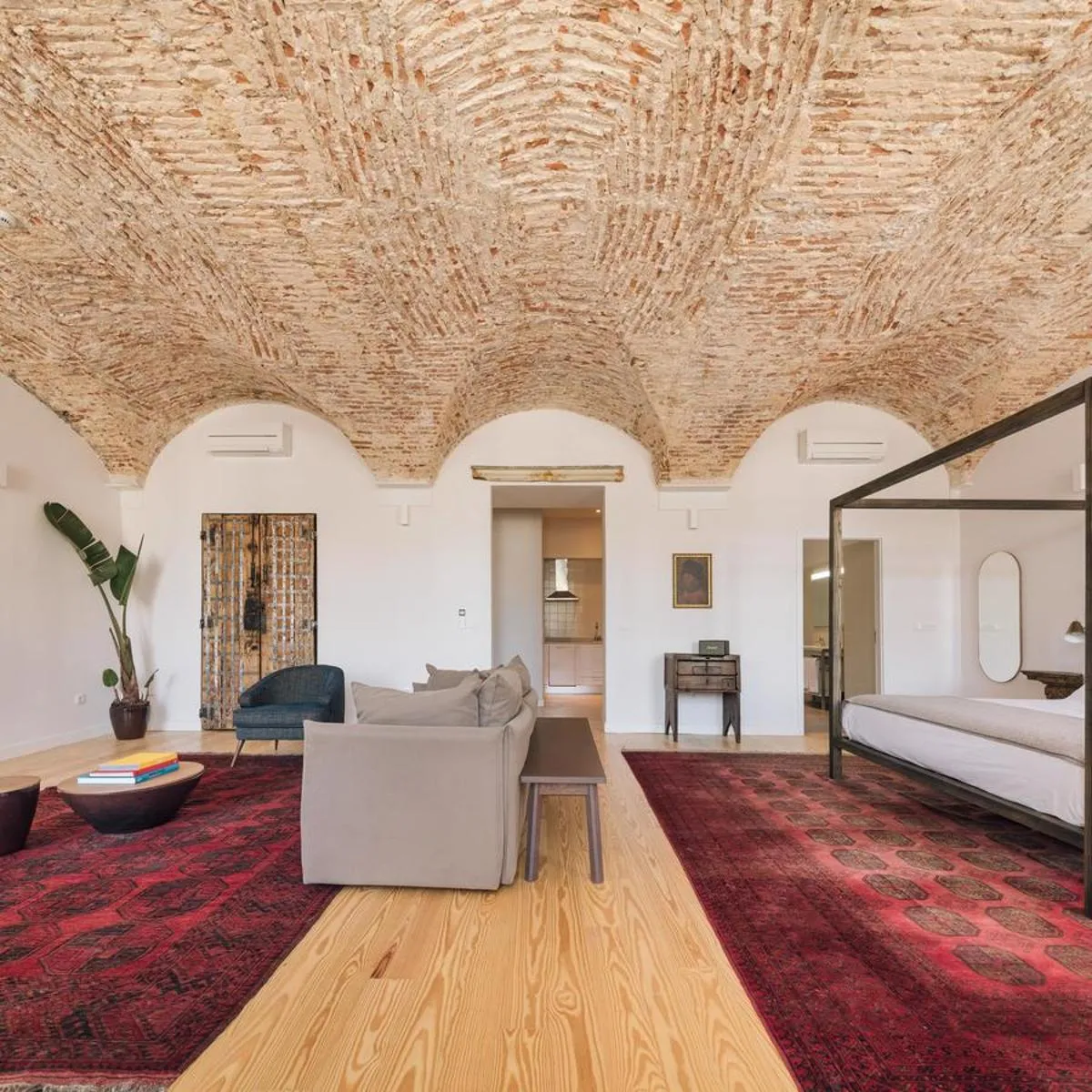 Image 4 of The Visionaire Apartments