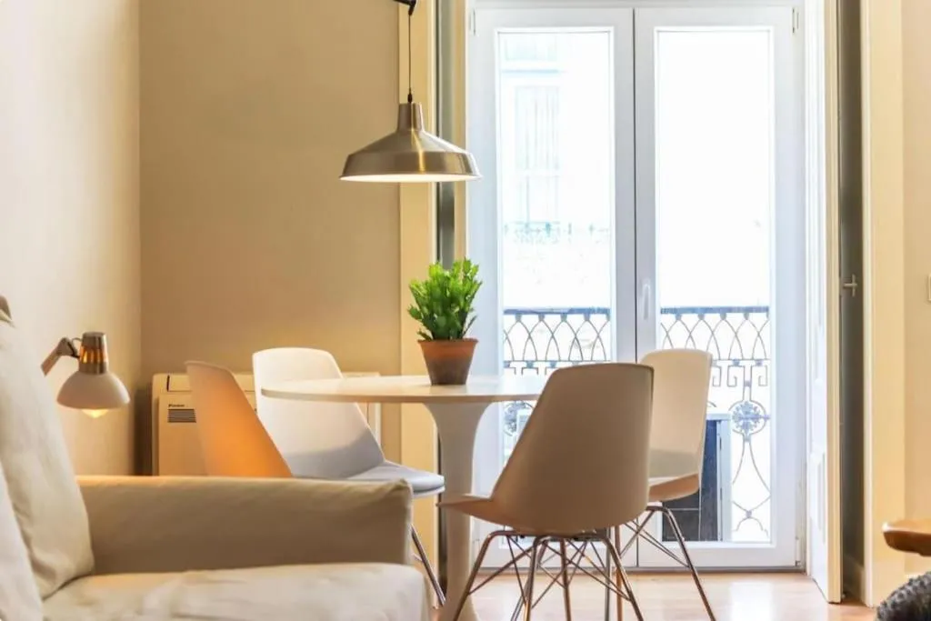 Image 1 of Trendy Chiado Flat