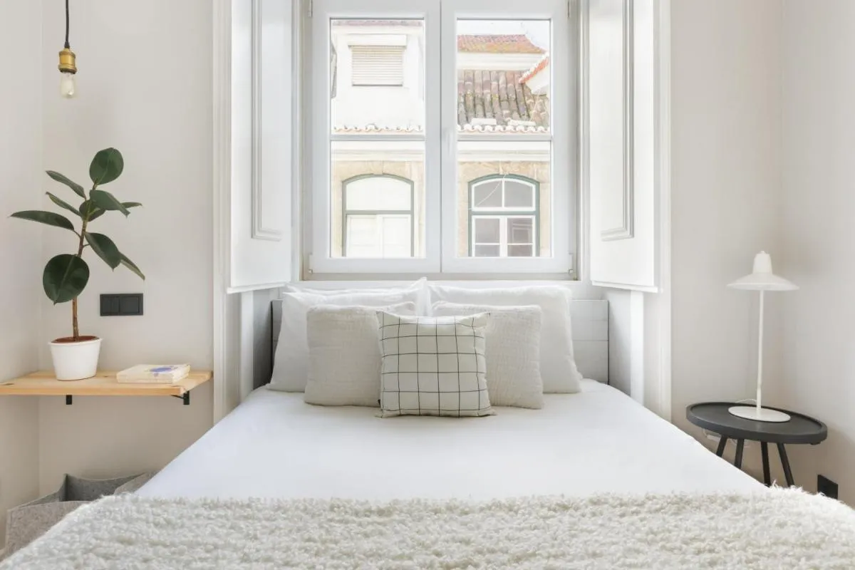 Image 6 of Update Urban Chic Flat in 19th Century Building 2 Bedrooms & 2 Bathrooms & AC Central Alfama District