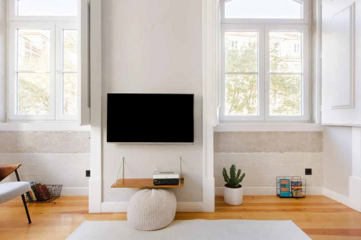 Image 4 of Update Urban Chic Flat in 19th Century Building 2 Bedrooms & 2 Bathrooms & AC Central Alfama District