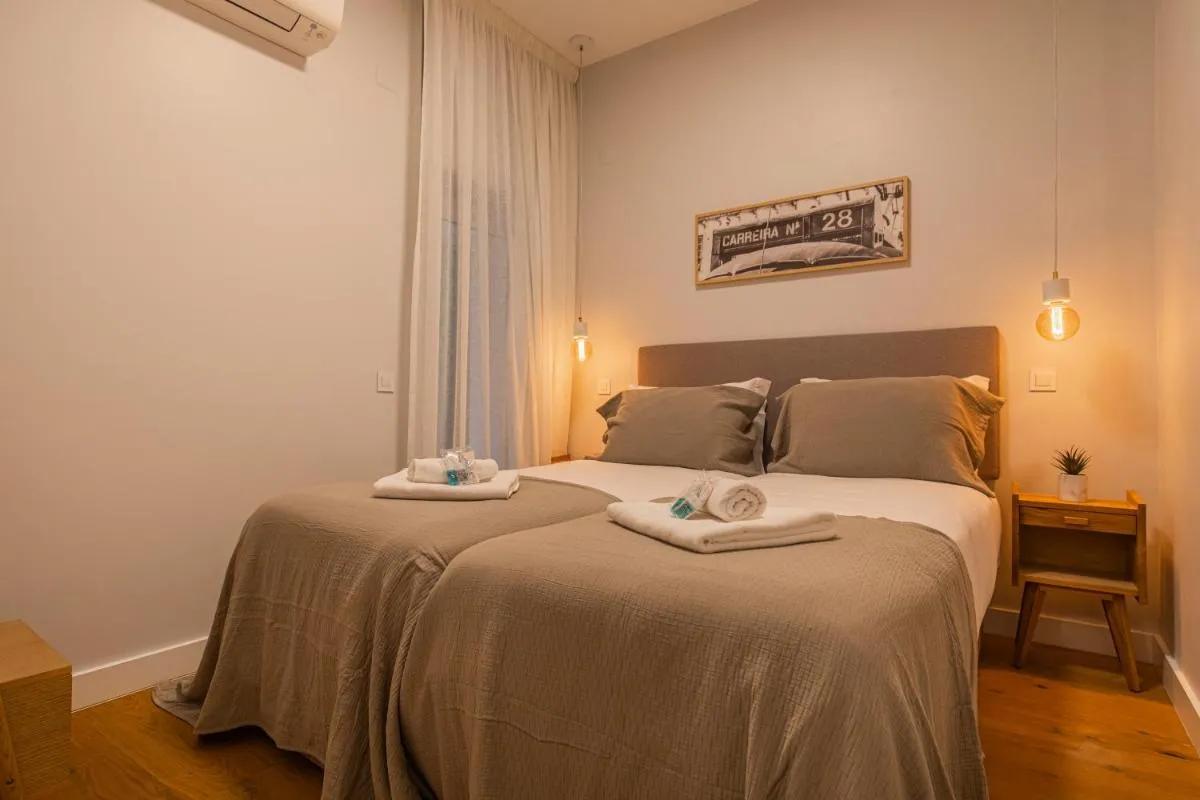 Image 1 of Upscale & Modern 2BDR Apartment