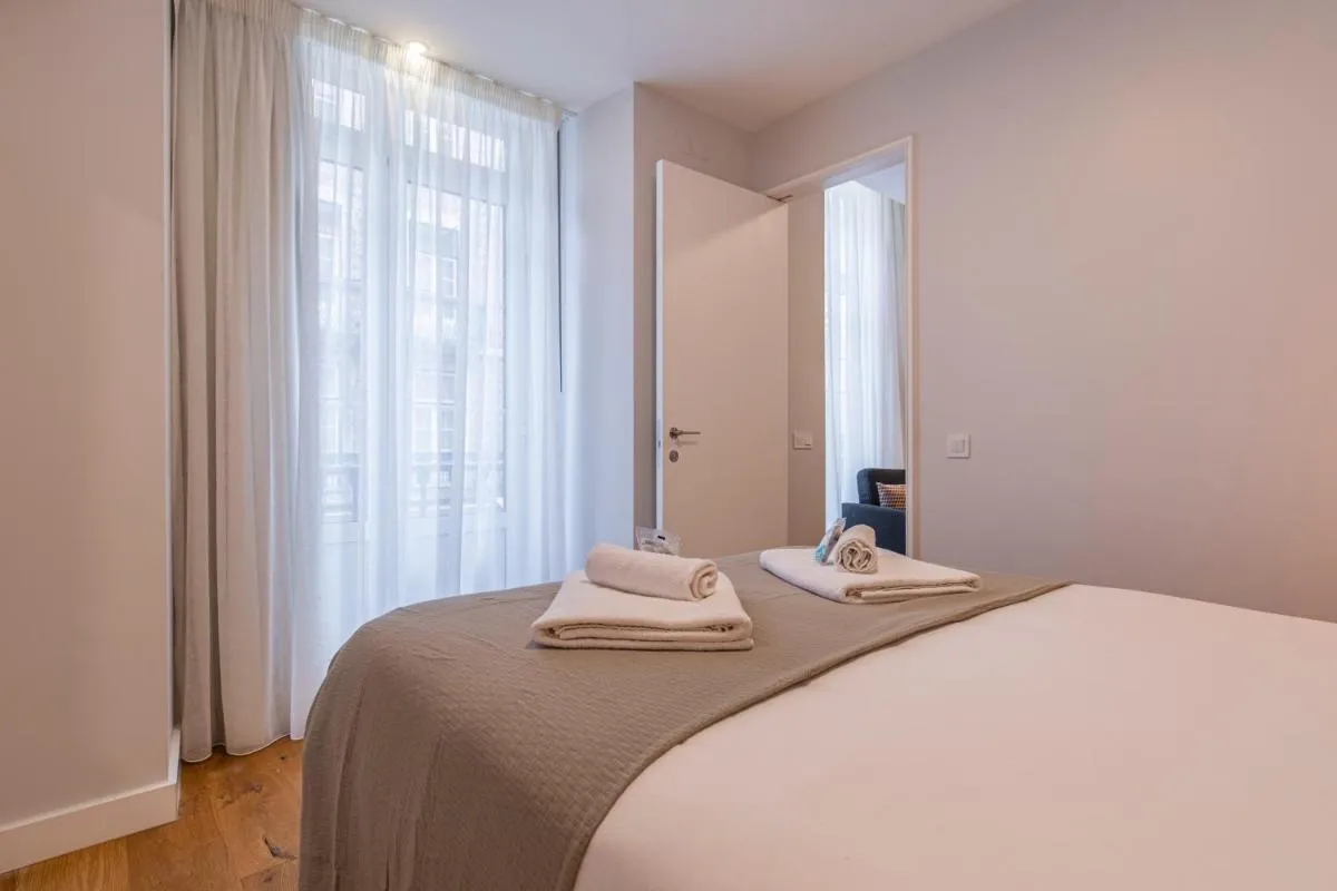 Image 6 of Upscale & Modern 2BDR Apartment