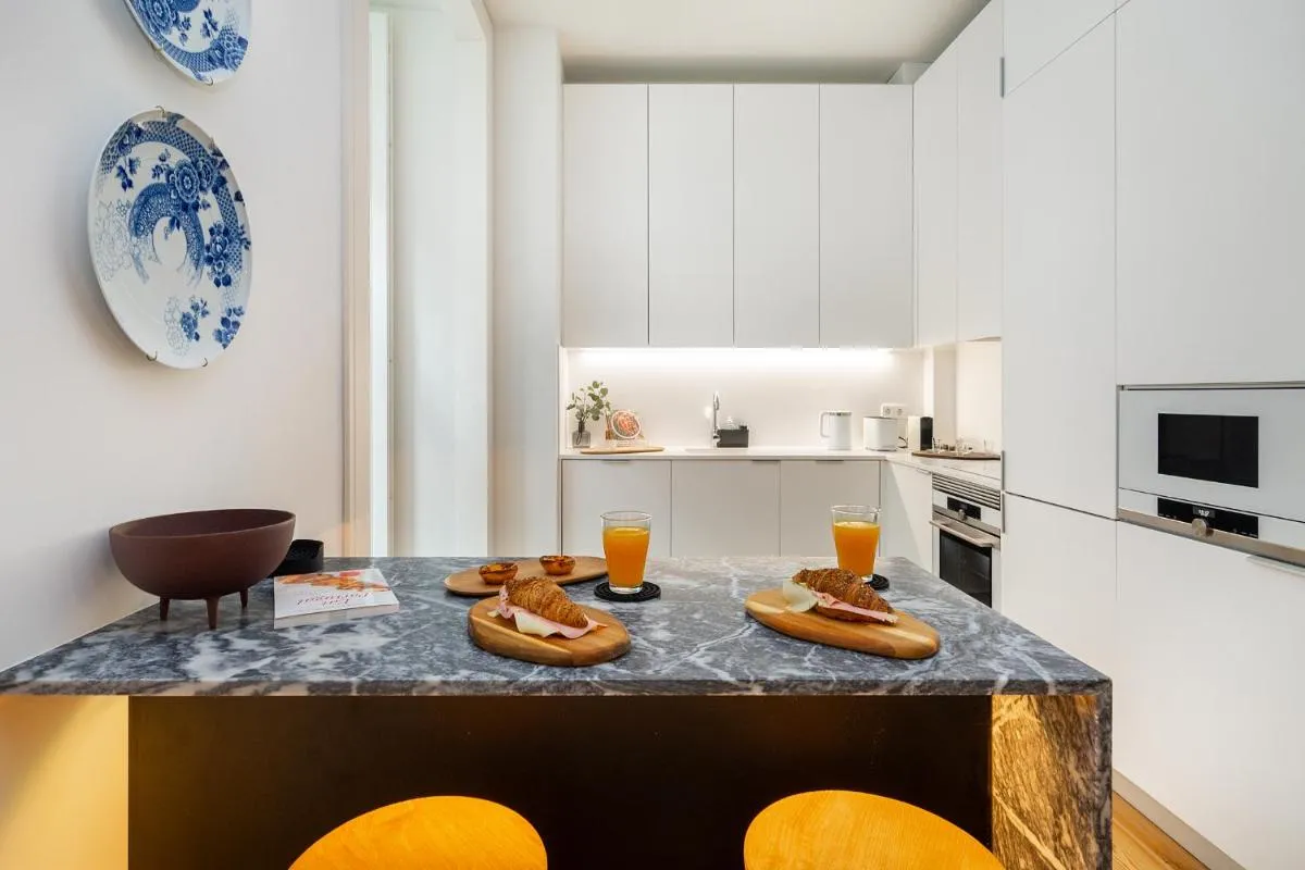Image 3 of WHome Prime Location Contemporary Luxury Apartment w/ AC & Elevator