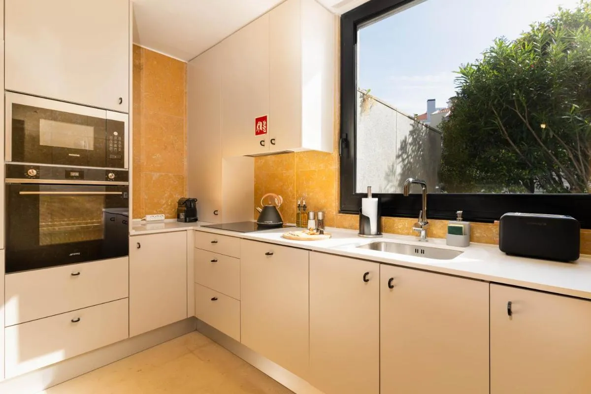 Image 4 of limehome Lisbon Rua Eça de Queiroz